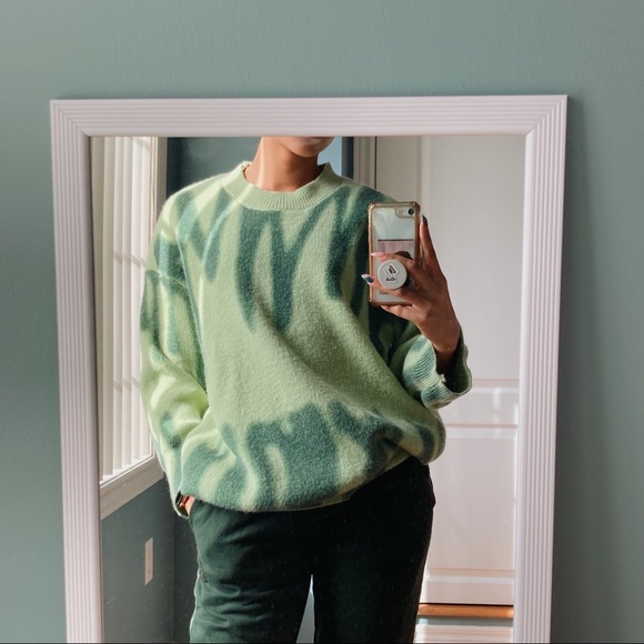 π§ SOLD π§ Green spray paint styled sweater - Picture 2 of 5